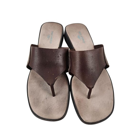 Dockers Sandals Womens Size 7.5M Brown Leather Flip Flops Casual Comfort Slip On - Picture 3 of 9